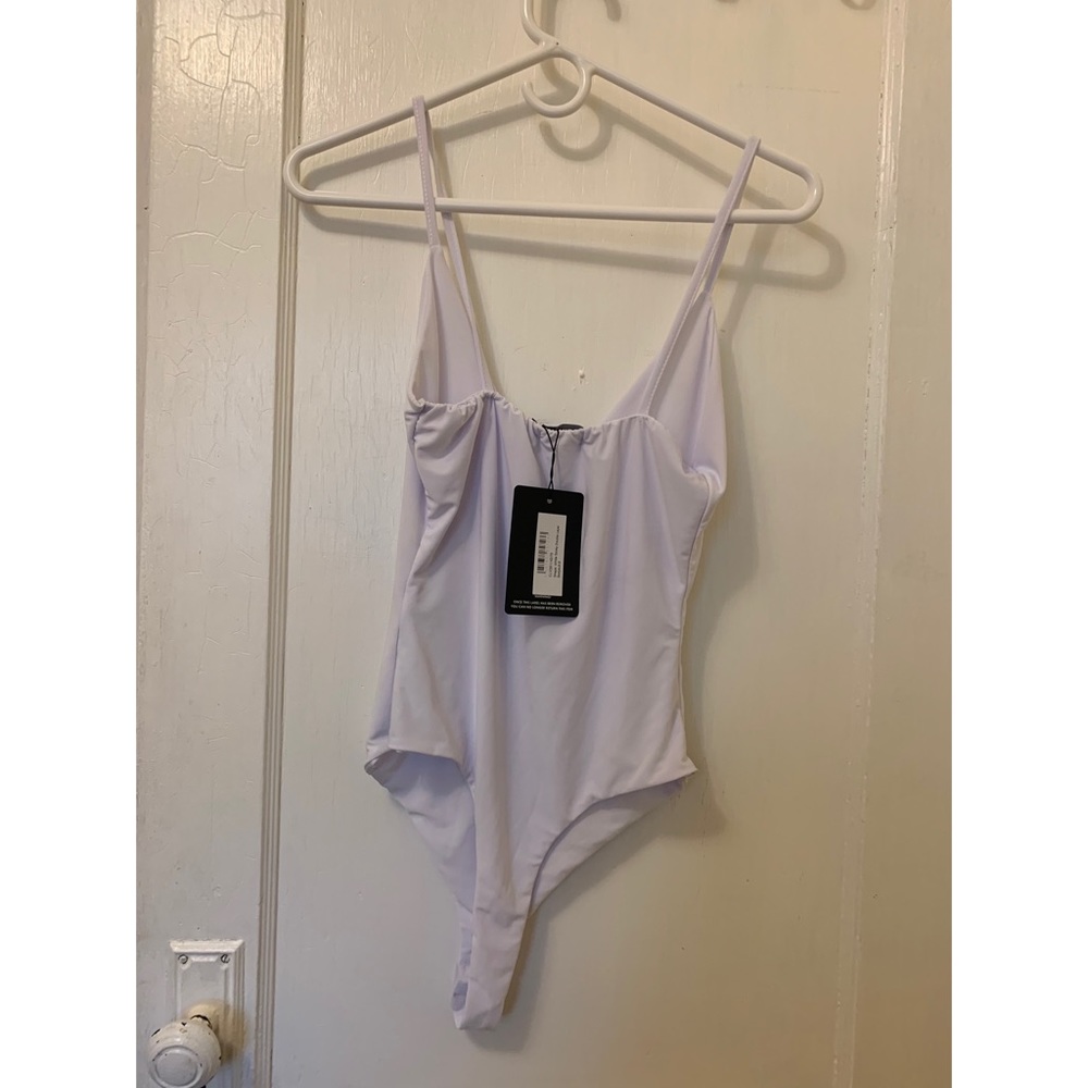PRETTY LITTLE THING SLINKY WHITE BODYSUIT - Picture 3 of 3